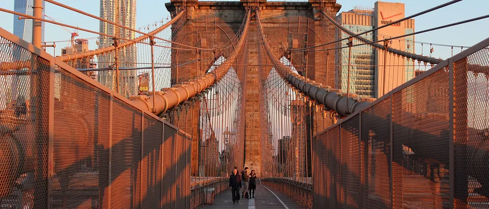 La passerelle piétonne du pont de Brooklyn